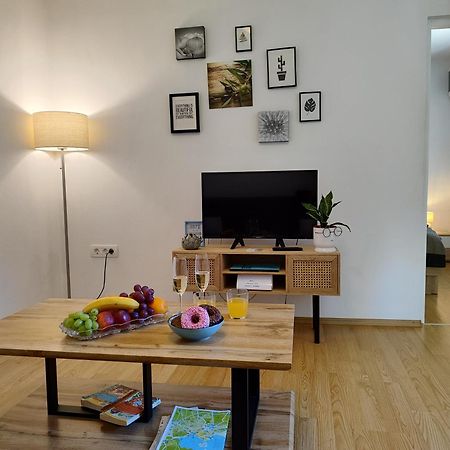 Apartments Pavao 1402 Пула Екстериор снимка