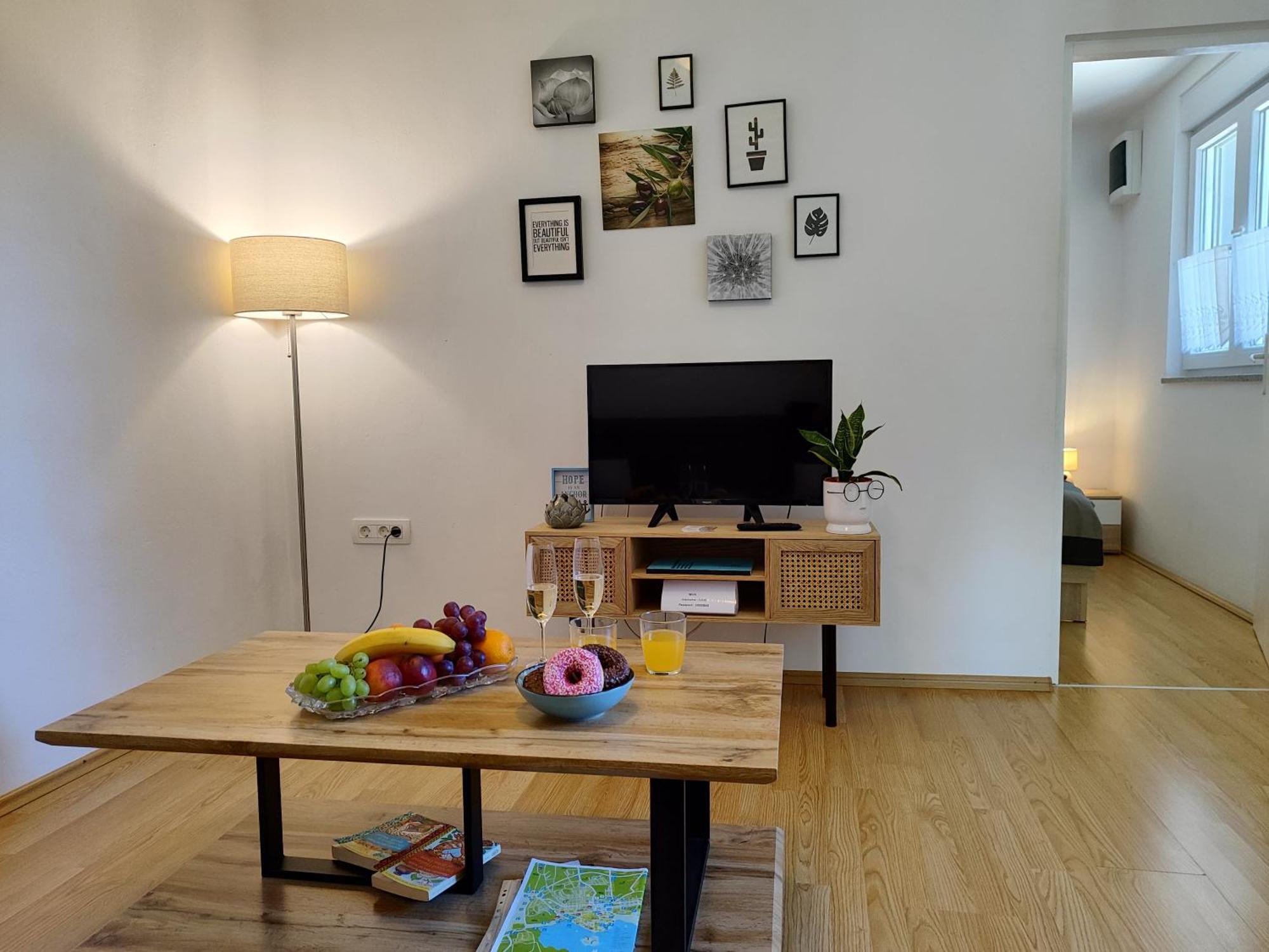 Apartments Pavao 1402 Пула Екстериор снимка