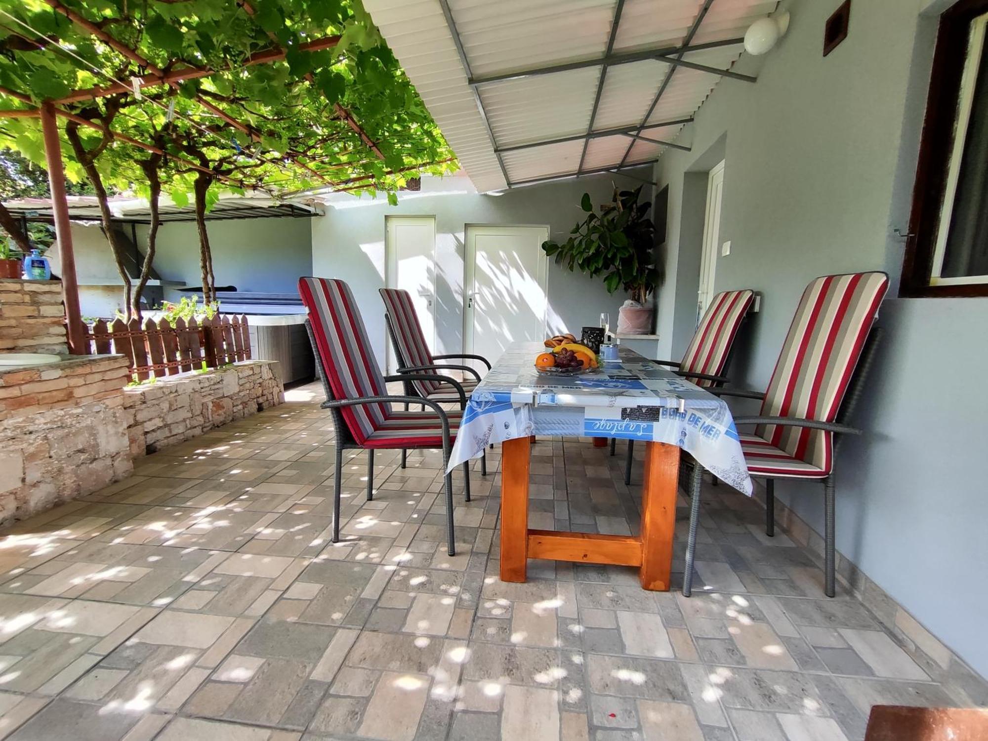 Apartments Pavao 1402 Пула Екстериор снимка
